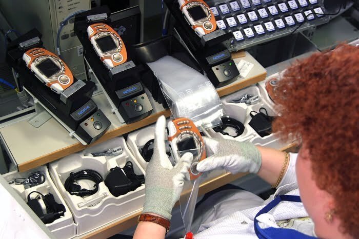 nokfac2 Nokia inchide fabrica de telefoane din Romania