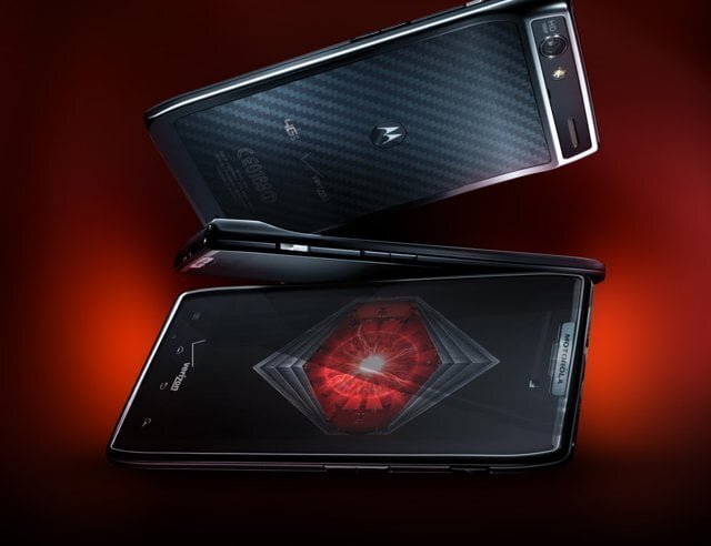 Motorola a lansat Droid RAZR, un smartphone „imposibil de subtire”