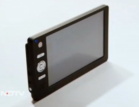 Indienii au realizat cea mai ieftina tableta din lume, de 35$