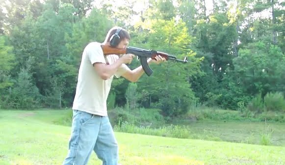 Untitled-1 Americanii au facut o pasiune pentru armele AK 47 produse la Cugir
