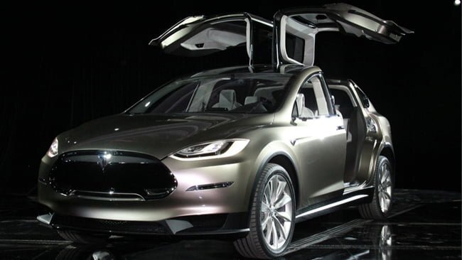 Tesla Model X. Primul review cu spectaculosul prototip electric