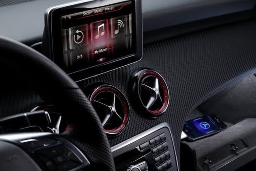 Mercedes integreaza Siri pe seria A-Class