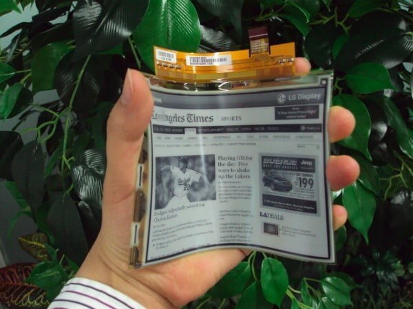 Primul e-paper flexibil din lume. Un gadget revolutionar de la LG
