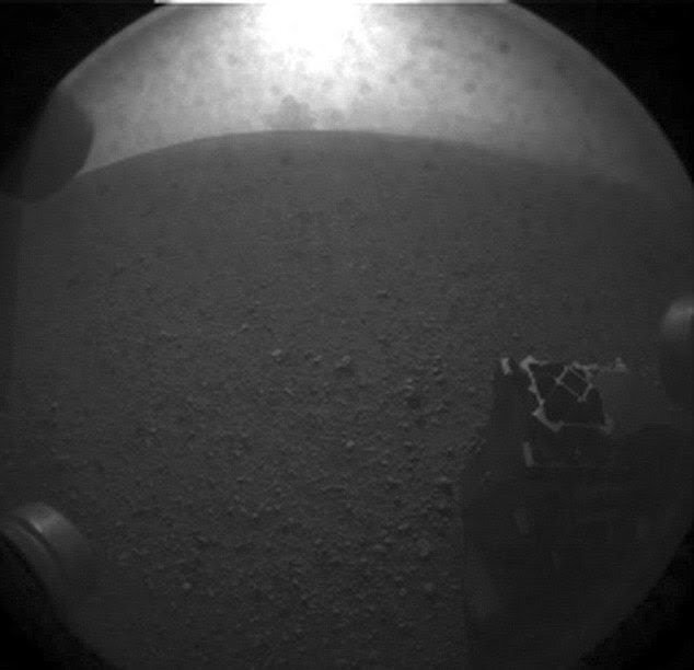 Obiecte misterioase, filmate de Curiosity pe Marte (VIDEO)