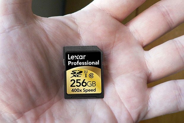 Cel mai mare SD card din lume. Are 256 GB !