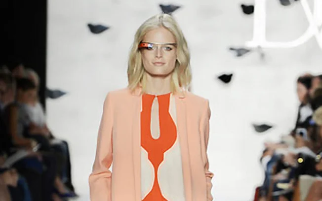 Ochelarii Google, pe scena New York Fashion Week (VIDEO)