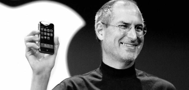 Un an de la moartea lui Steve Jobs. Apple il comemoreaza printr-un tribut video