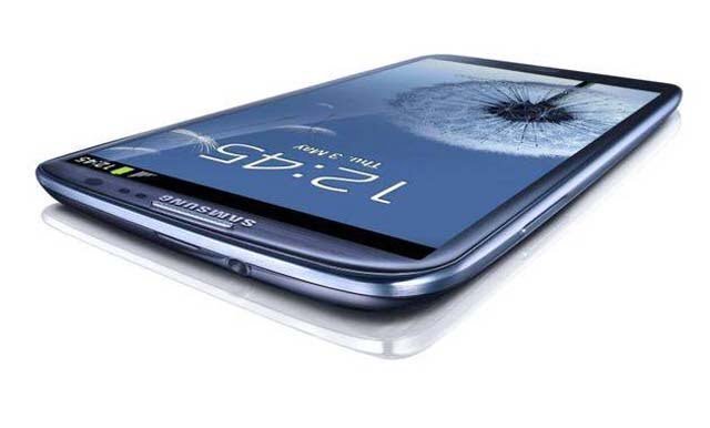 iPhone, detronat! Galaxy S III, cel mai bine vandut smartphone din lume (VIDEO)