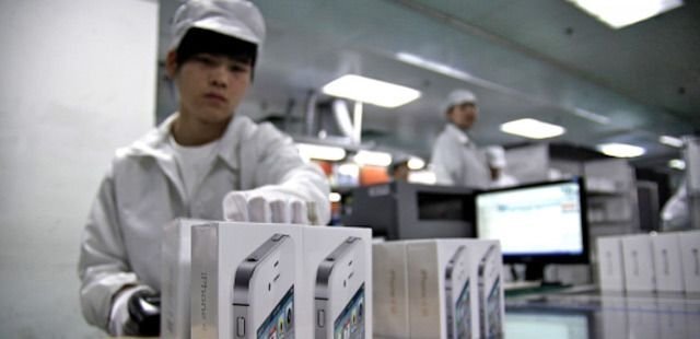 Chinezii de la Foxconn vor sa deschida fabrici in SUA