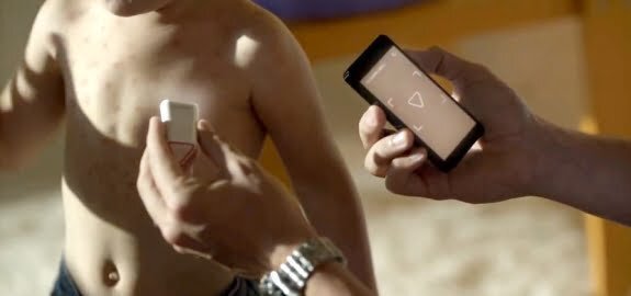 scanadu-pano_22204 Fara vizite la medic! Ne vom putea testa sanatatea cu telefonul mobil (VIDEO)