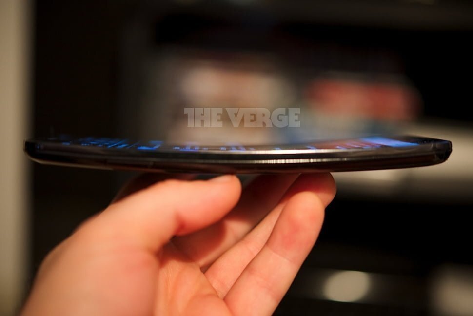 LG-Flex-gadgetreport