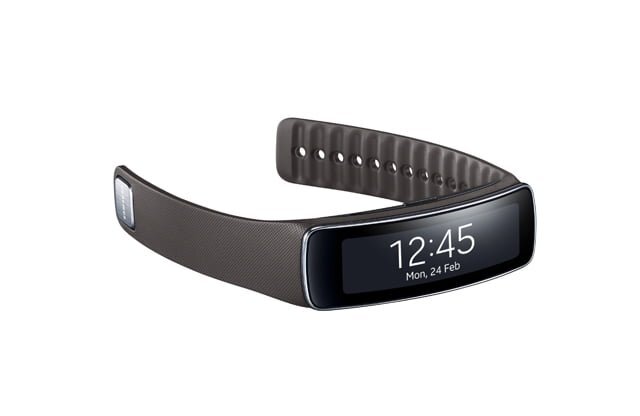02 Gear_Fit_Grey_01