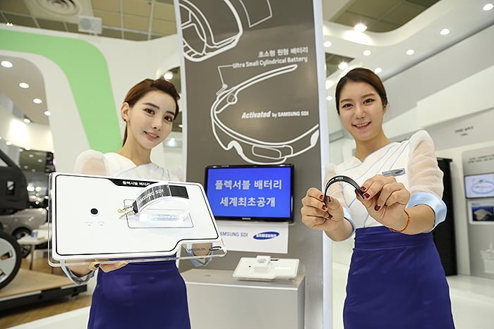 telefonul flexibil SAMSUNGSDI-Flexible-gadgetreport