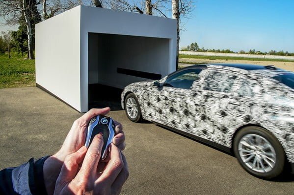 BMW SERIA 7 2016