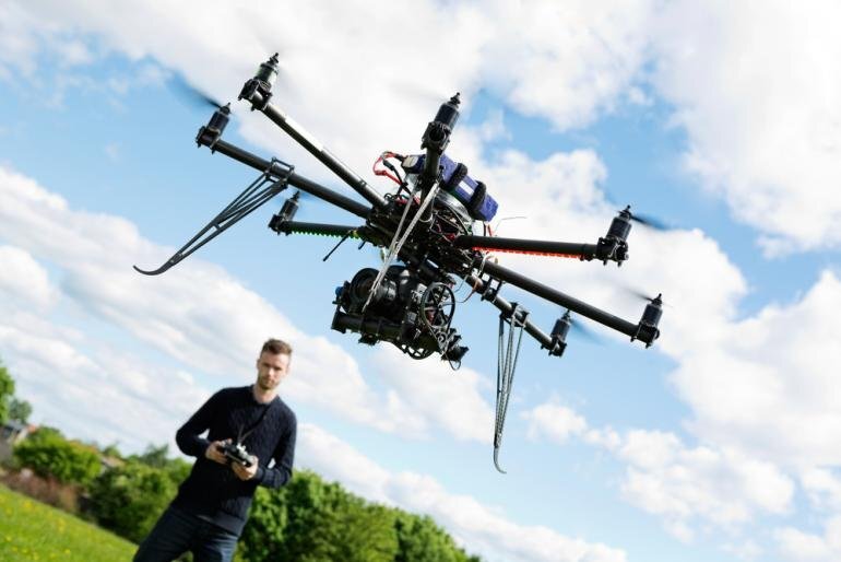 Vrei o dronă? Tu după ce criterii o alegi pe cea mai bună
