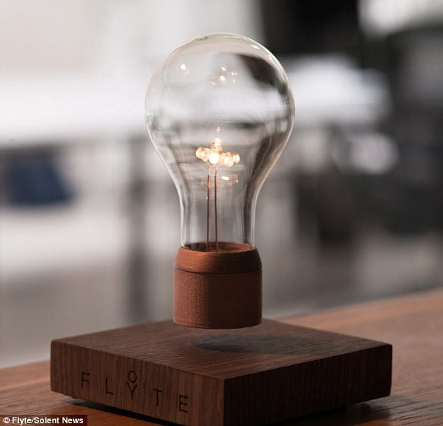 Flyte flyte-becul-care-leviteaza-1-gadgetreport.ro