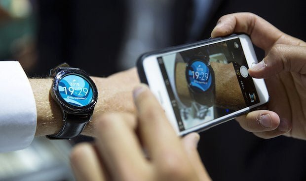 Tutorial video! Cum arată şi ce ştie să facă noul smartwatch Gear S2