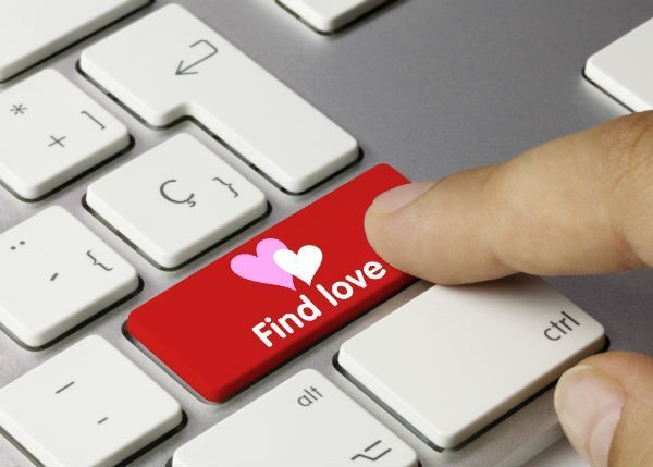 Din secretele comunicării. Cum intri în vorbă cu cineva de care îţi place
