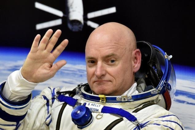 Scott Kelly scot kelly gadgetreport.ro